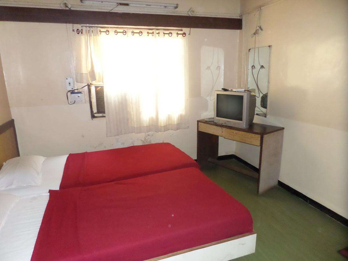 Hotel Sadanand Sangli Екстер'єр фото