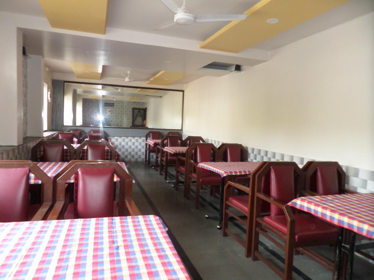 Hotel Sadanand Sangli Екстер'єр фото