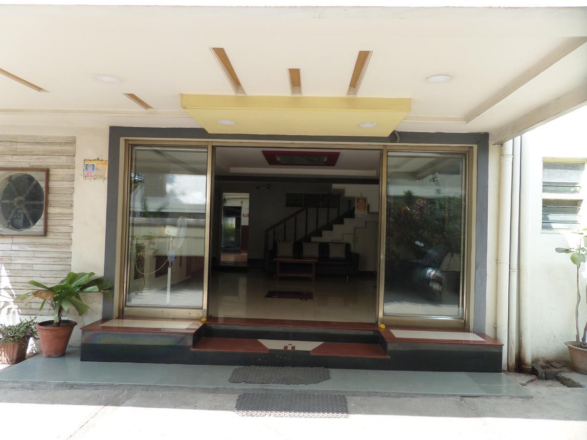 Hotel Sadanand Sangli Екстер'єр фото