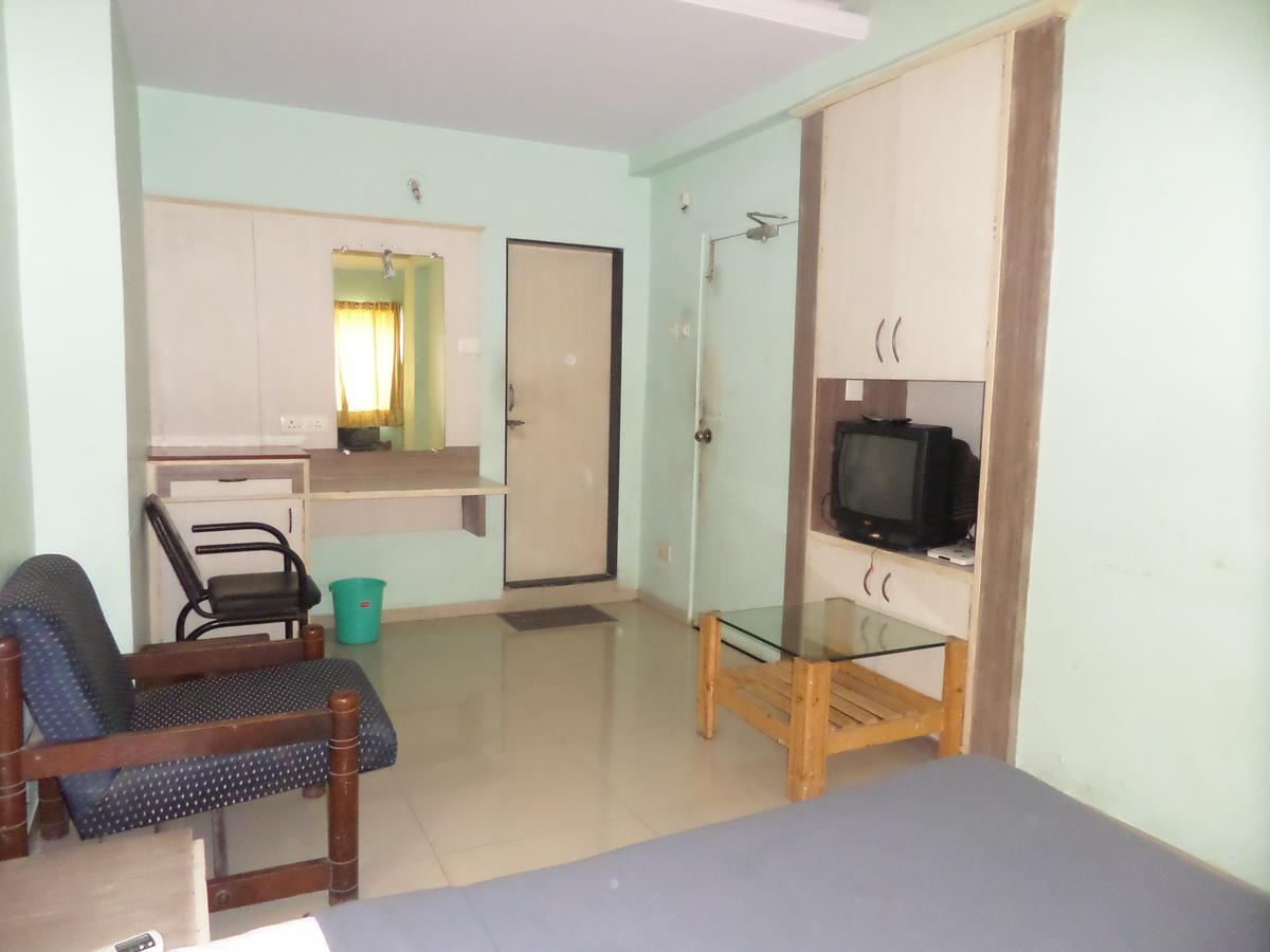 Hotel Sadanand Sangli Екстер'єр фото