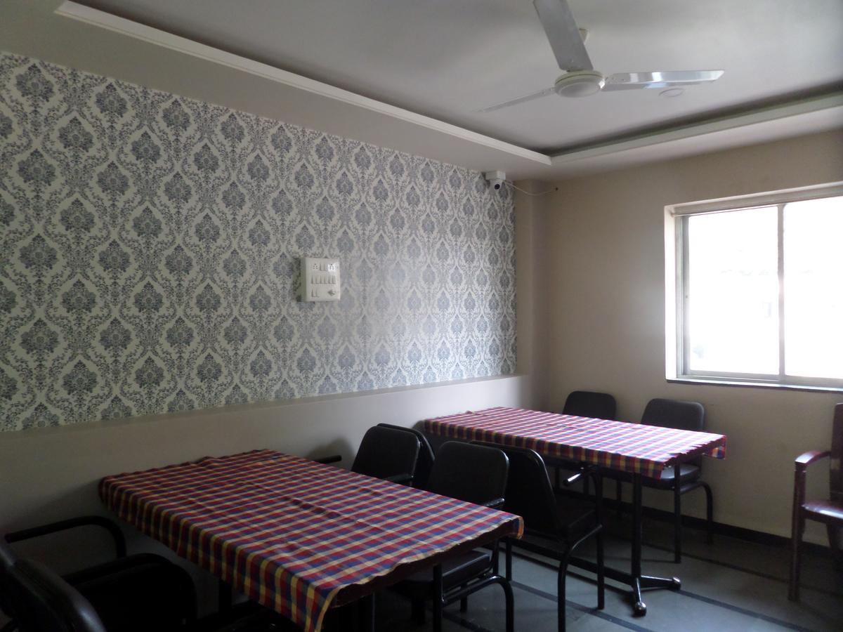 Hotel Sadanand Sangli Екстер'єр фото