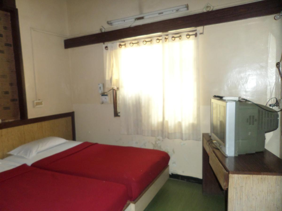 Hotel Sadanand Sangli Екстер'єр фото