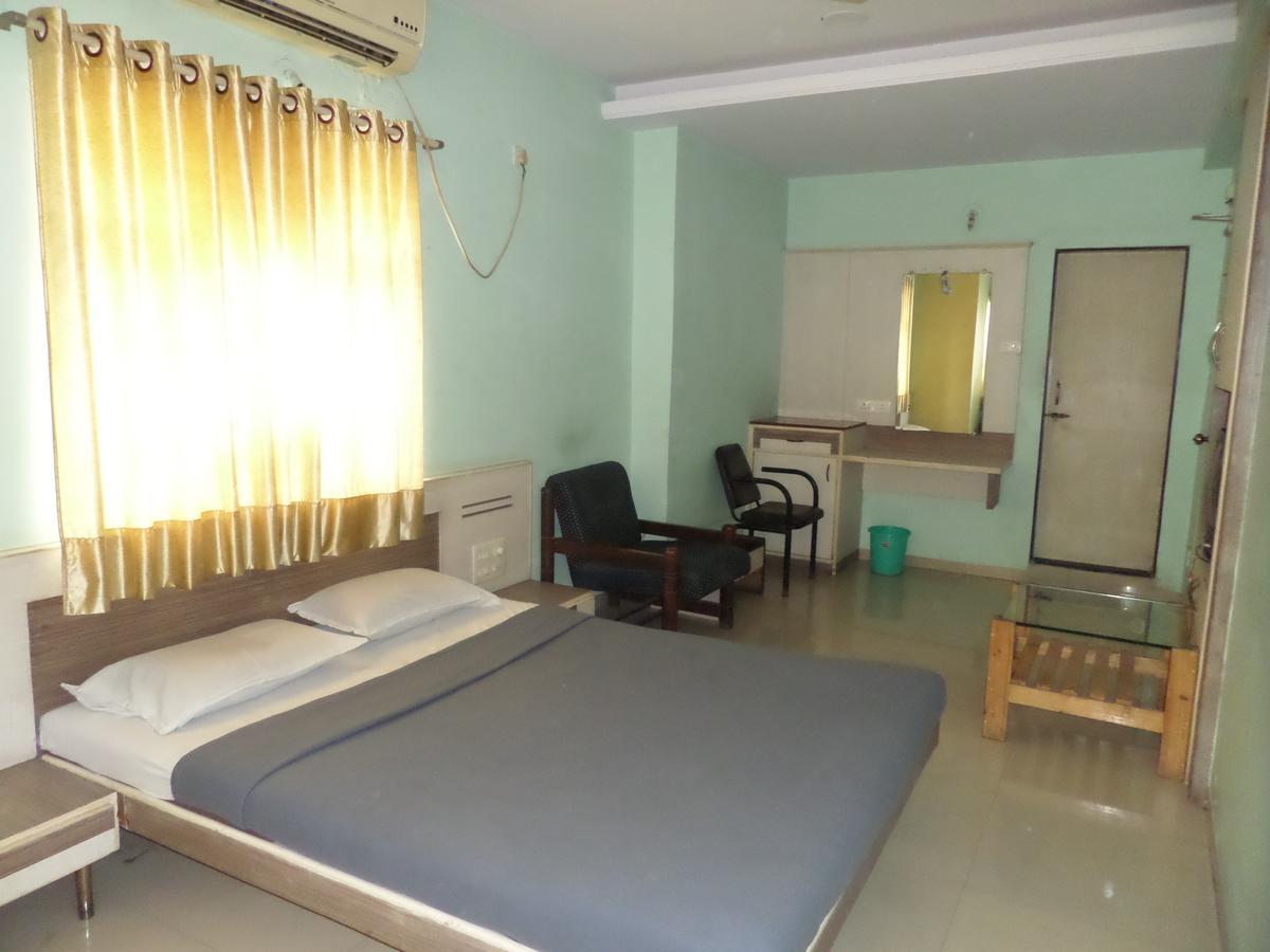 Hotel Sadanand Sangli Екстер'єр фото